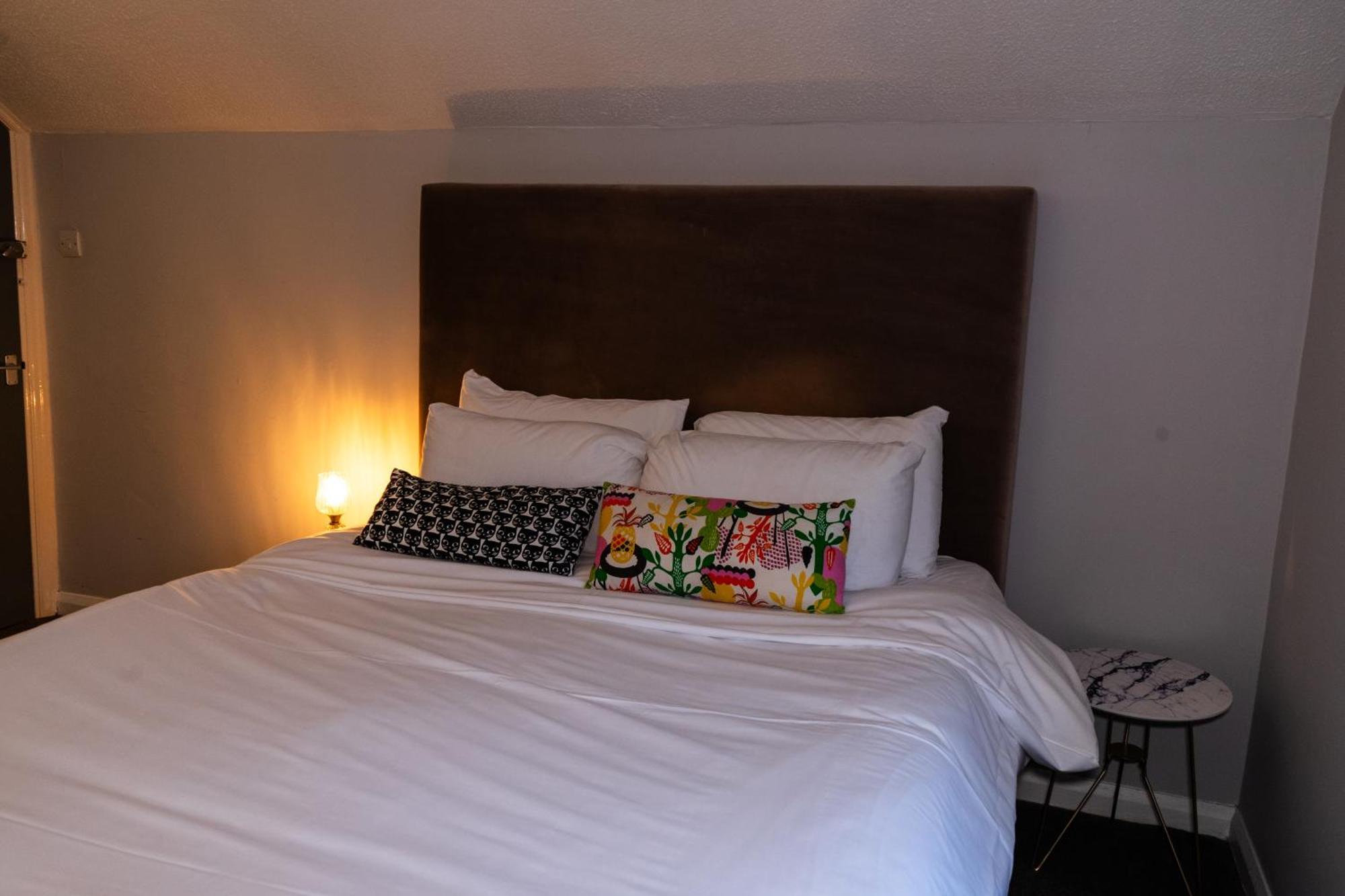 The Lodge At Carlton Tavern Free Parking York Exteriör bild