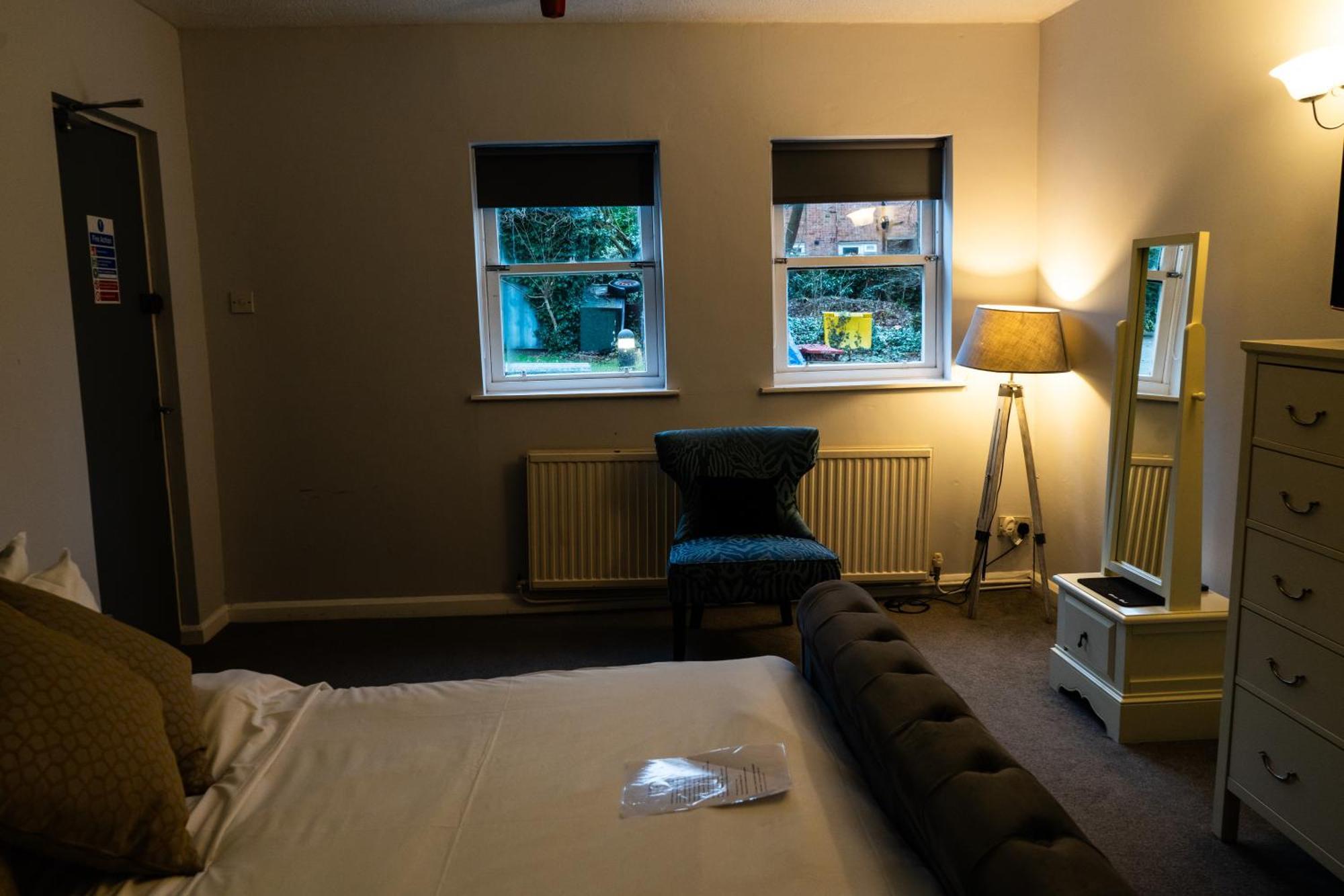 The Lodge At Carlton Tavern Free Parking York Exteriör bild